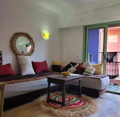Appartement In Der Beruehmten Ysl Street Seulement A 1 Personne Ou Couple Marie Ou Touristes Etrangers